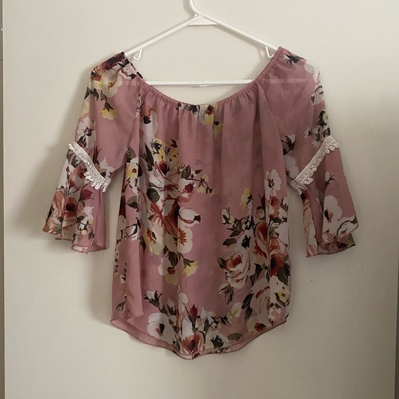 cleo Tops - Pretty pink floral top!